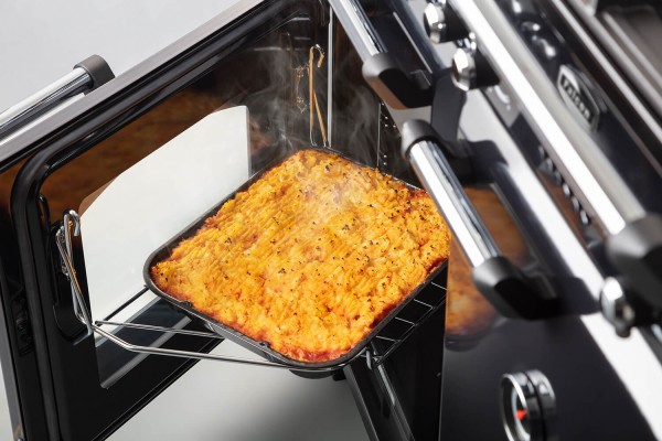 RS17579_Classic Deluxe  90 Dual Fuel and 100 Dual Fuel handyrack with oven dish with mashed potato-original.jpg