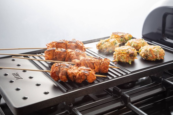 RS17586_Classic Deluxe Dual Fuel griddle with chicken skewers and fish_veggie cakes-1-original.jpg