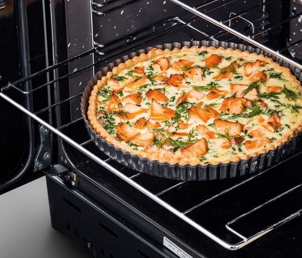 RS17602_Professional+ left hand oven with quiche-original.jpg