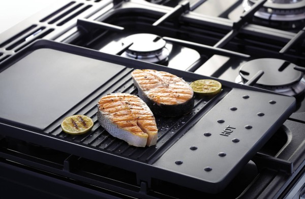 RS17598_Professional+ griddle with salmon close-up-original.jpg