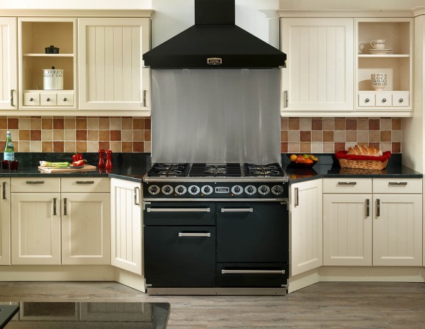 RS16787_Falcon Deluxe 1092 Dual Fuel in Black with chrome trim and with black Falcon Super Extract hood and stainless steel Falcon splashback-2-original.jpg