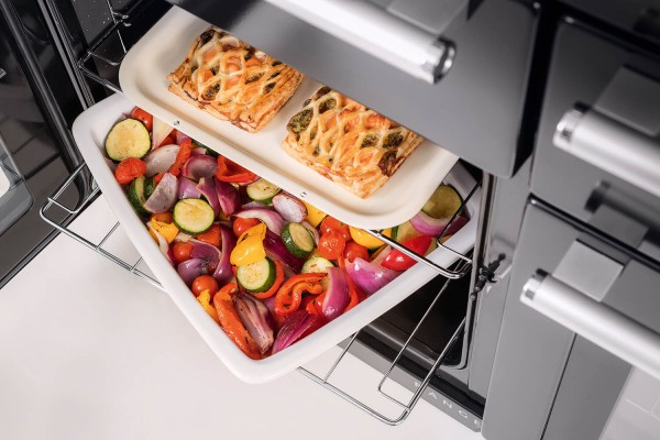 RS17724_Falcon_NexusSE_110_Multifunction (left hand oven( with salmon en croute and mixed vegetables-original.jpg