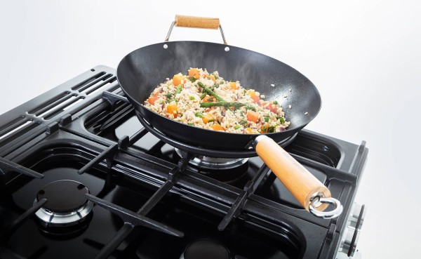 RS17714_Nexus SE gas hob with wok with rice and vegetables on wok cradle-original.jpg