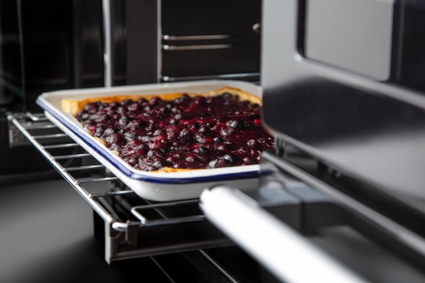 RS17743_Nexus Steam Multifuncton oven with cherry tart-original.jpg