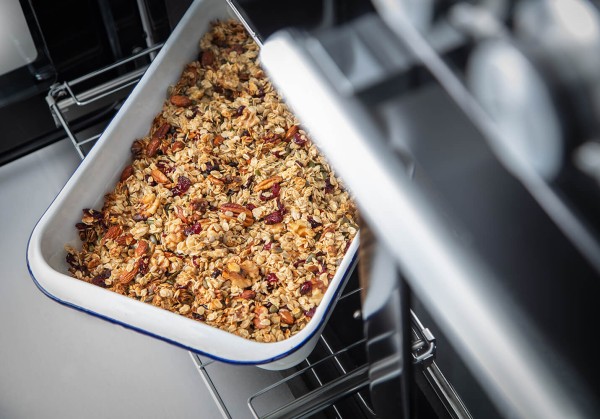 RS17727_Nexus Steam Multifunction oven with granola-original.jpg