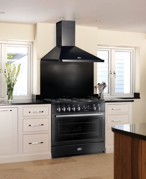 RS16321_Falcon Professional+ FX in Black with chrome trim and with Black Falcon hood and Black splashback in white kitchen-original.jpg